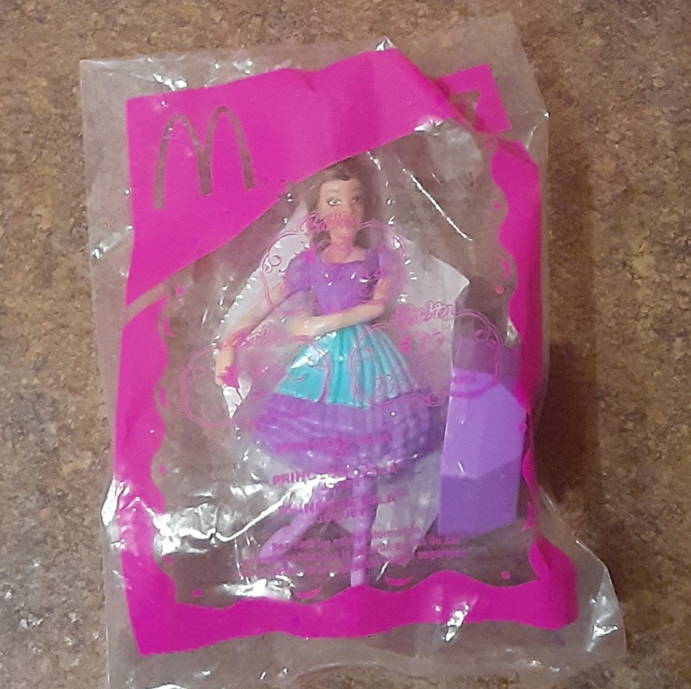 Barbie Dancing Princess Isla Collectible - Brand New/Sealed.